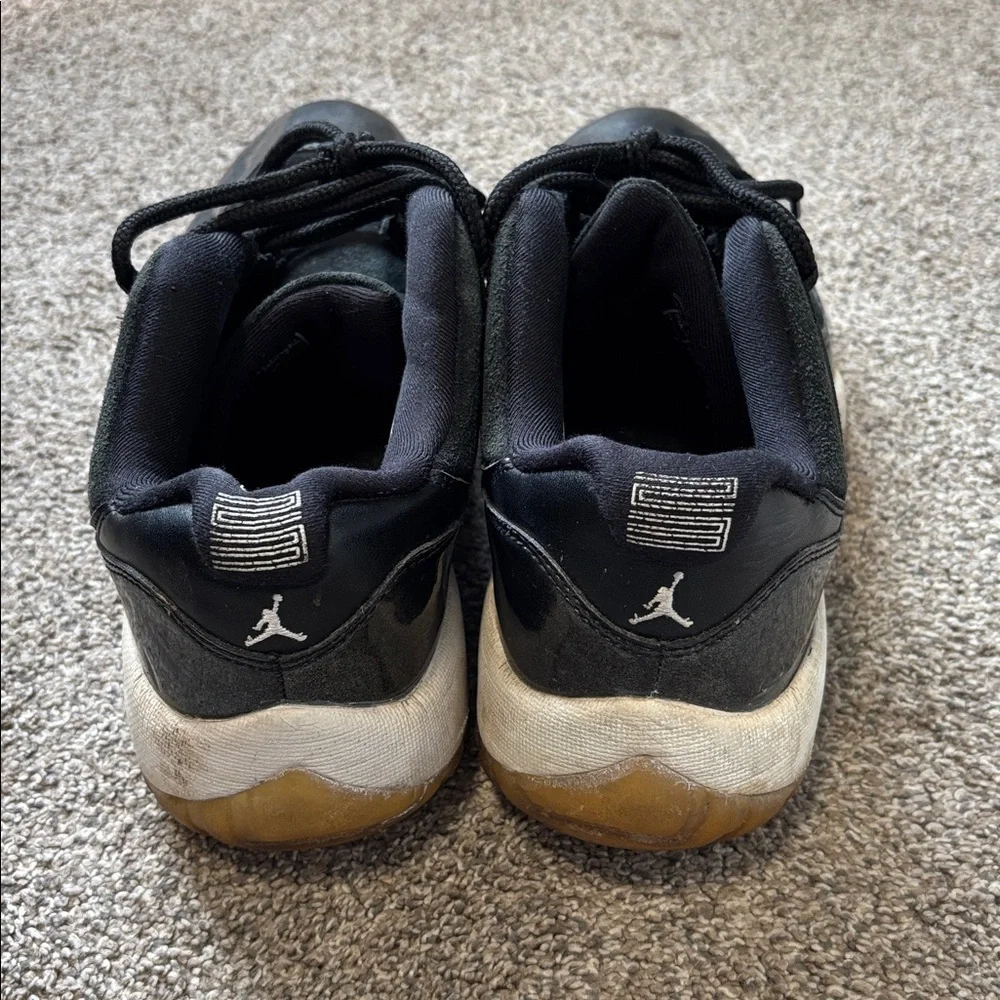 Air Jordan 11 Retro Low “72-10” (528895-010) – Men’s Size 11
